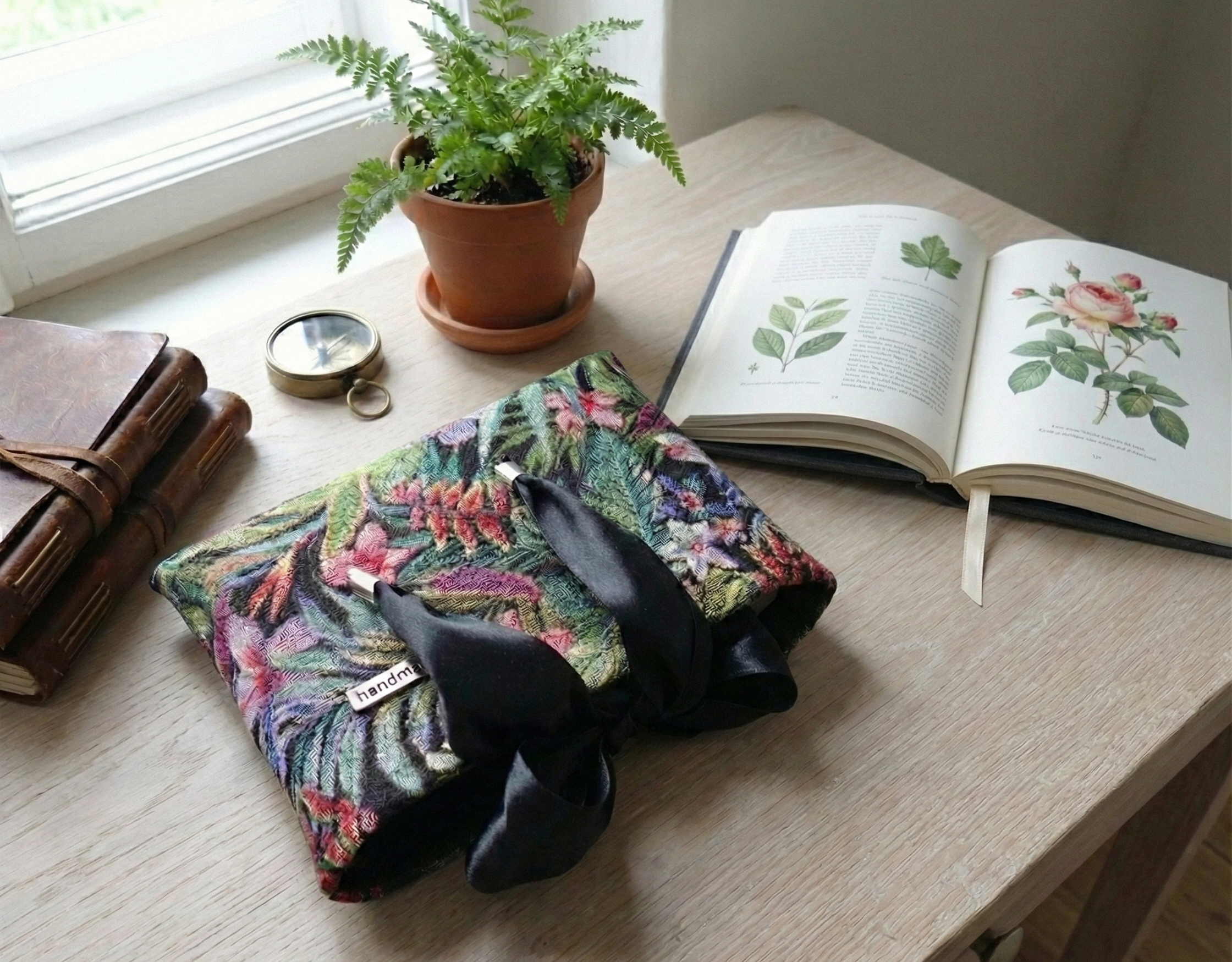 Botanica black - knihobal